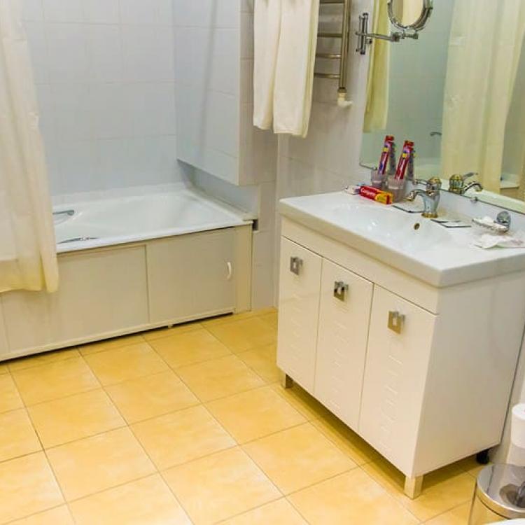 Ванная комната 2 местного 2 комнатного Люкса санатория Орджоникидзе в Кисловодске